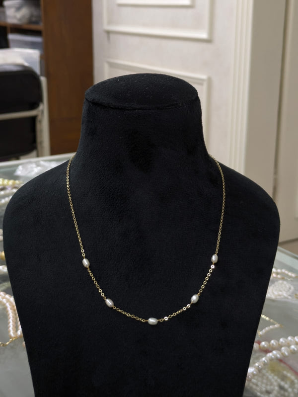 Minimalist Rice Pearl Necklace