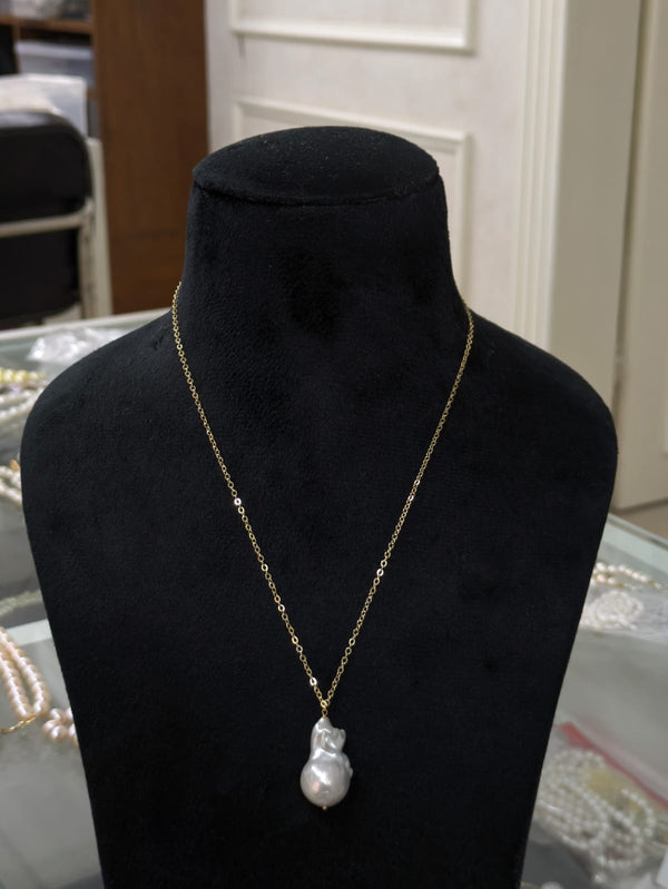 Baroque Pearl Pendant Chain