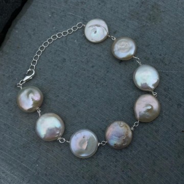 Stunning Coin Pearl Bracelet