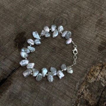 Dainty Baroque Pearl Bracelet